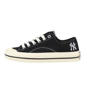 MLB Playball Origin NY Yankees Sneakers